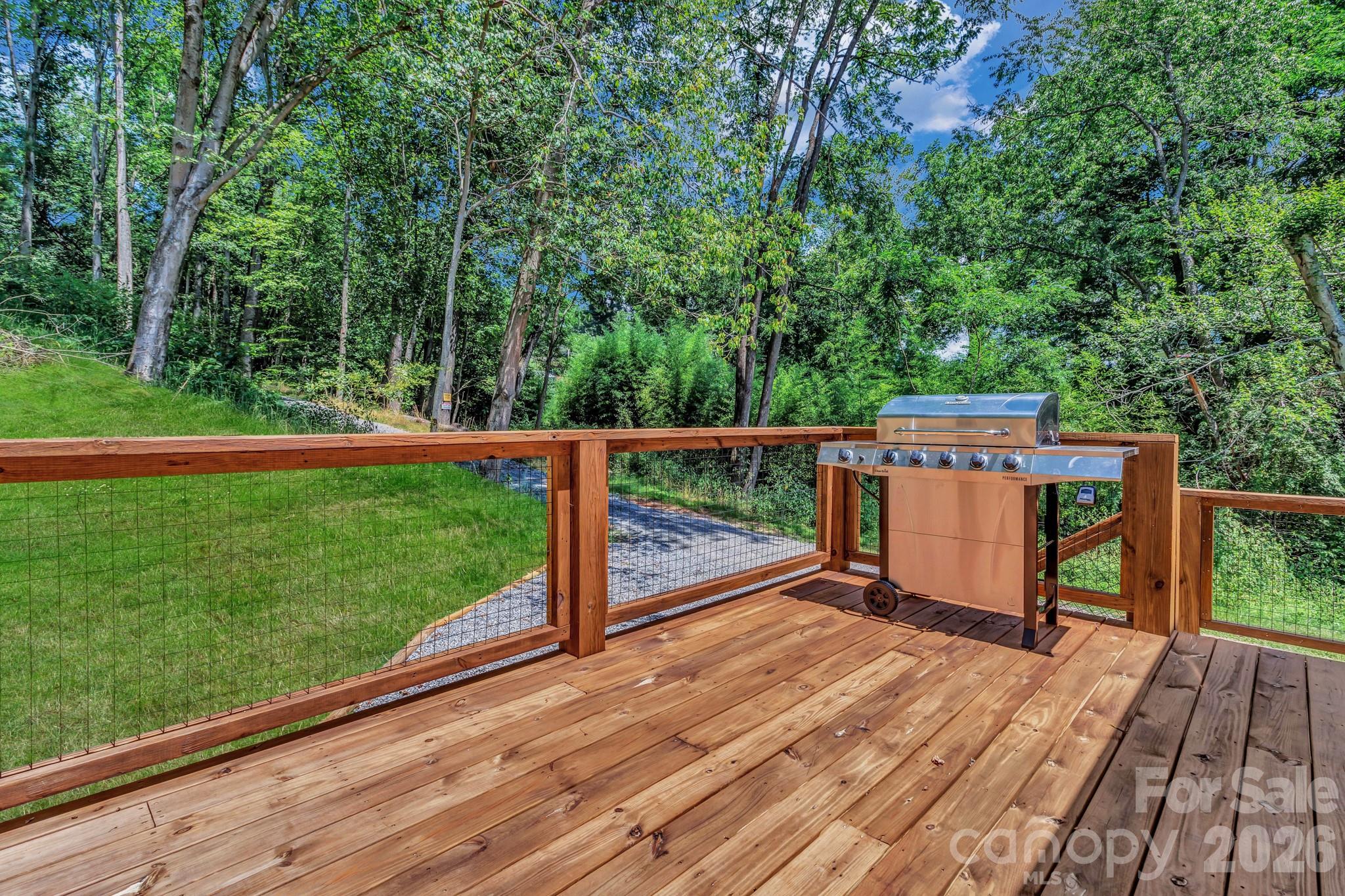 21 Carolinda Lane — Waynesville