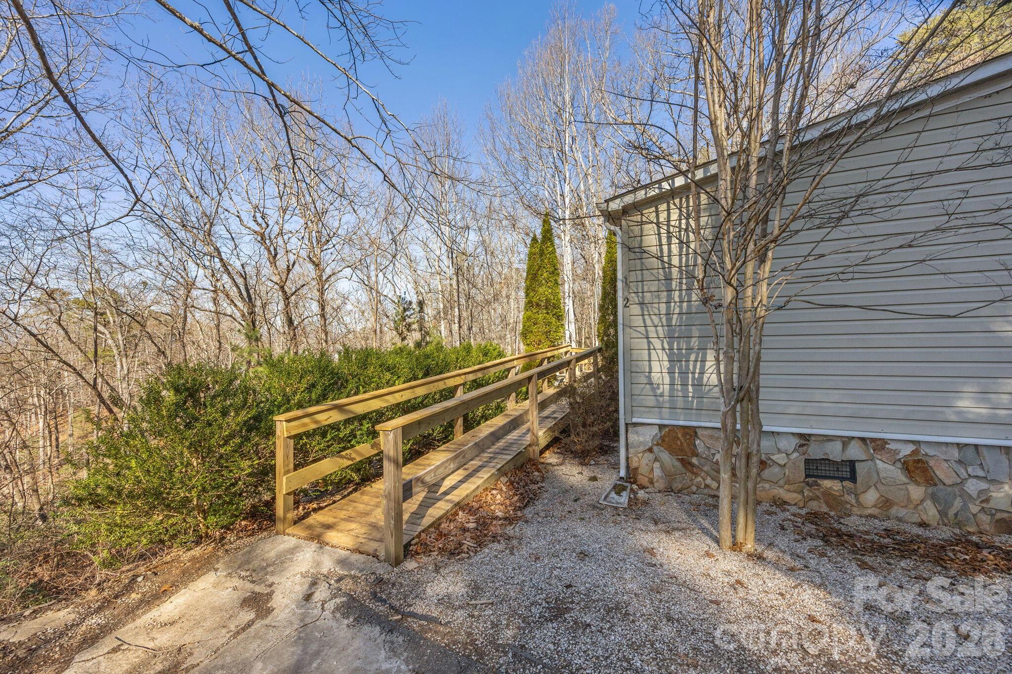 102 Scotts Cove Road — Nebo