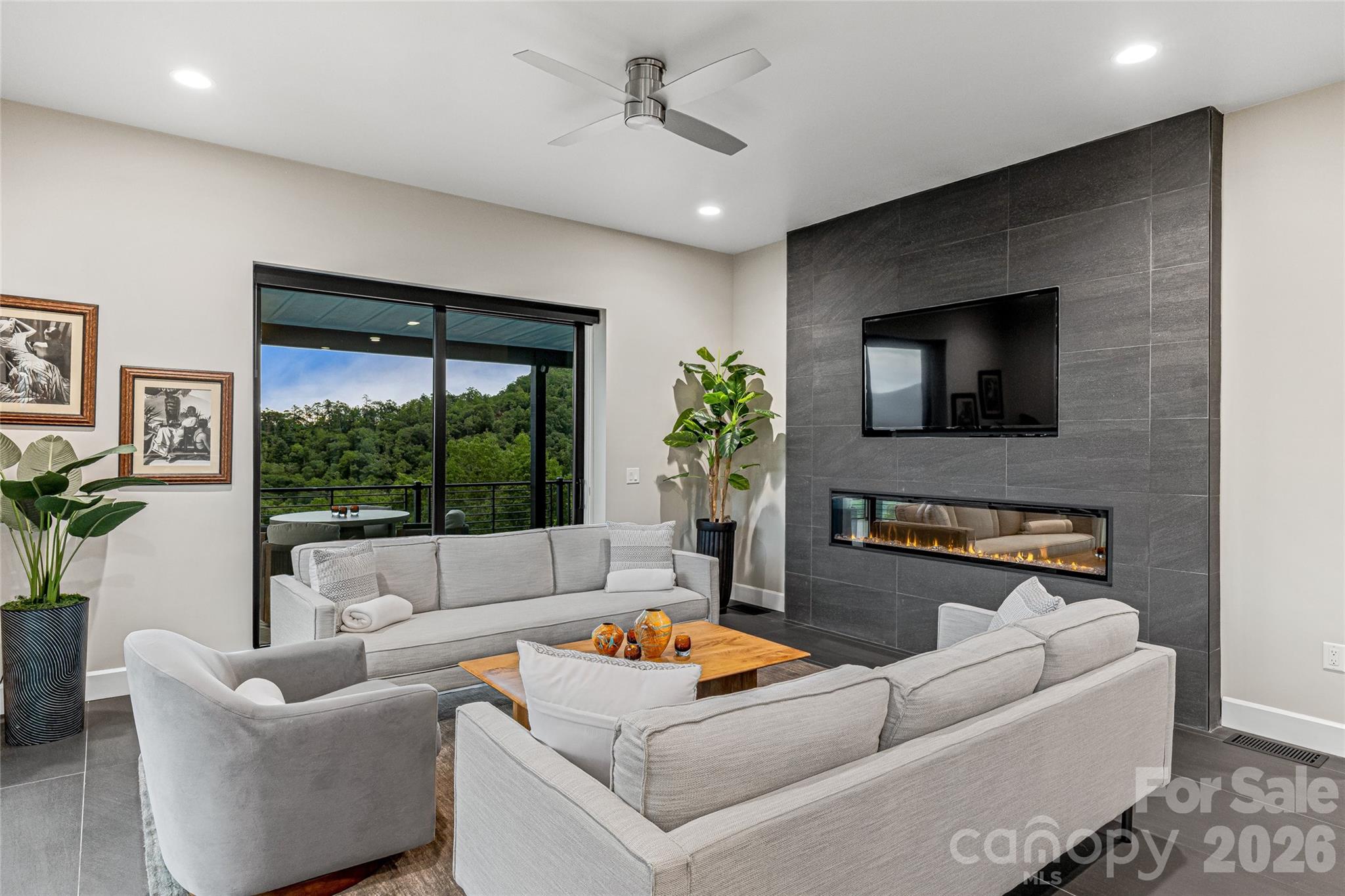 840 Fontana Trace Drive — Almond