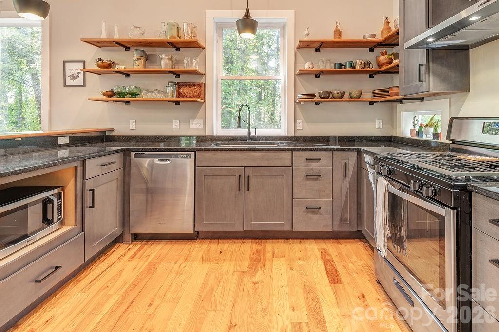 42 Salola Street — Asheville