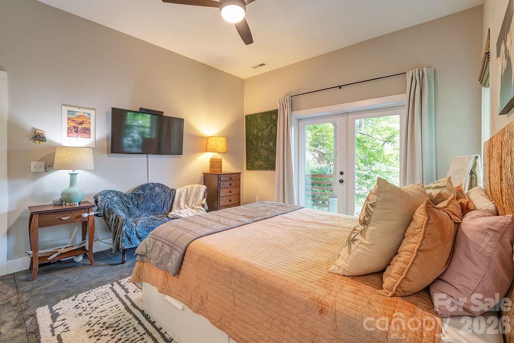 42 Salola Street — Asheville