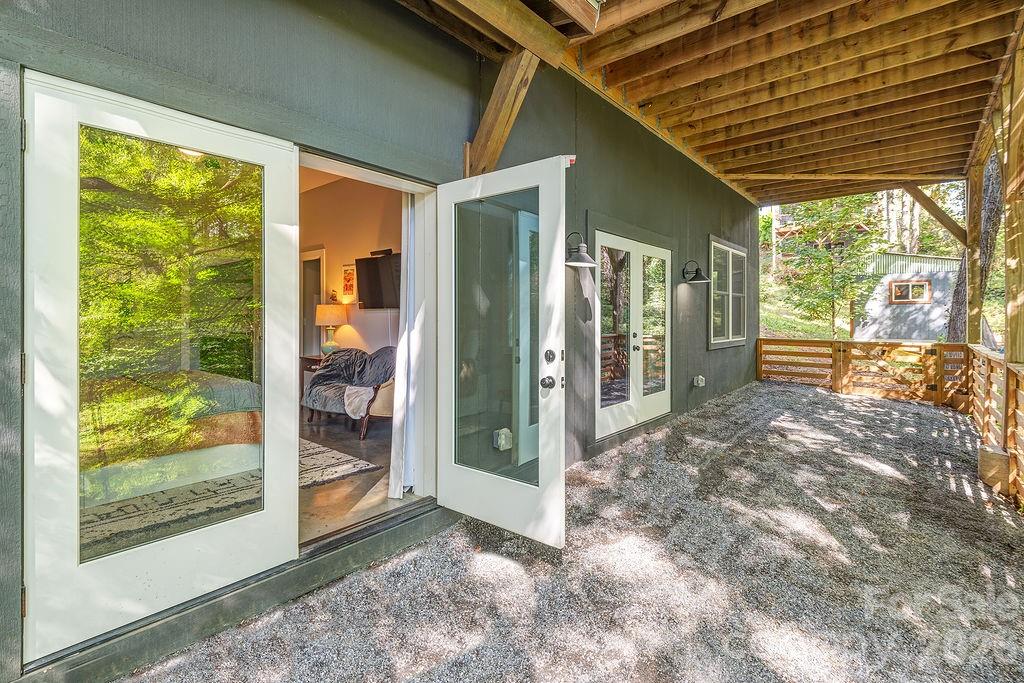 42 Salola Street — Asheville