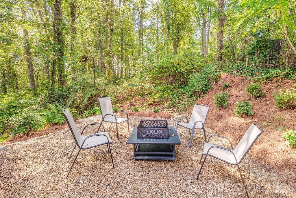 42 Salola Street — Asheville