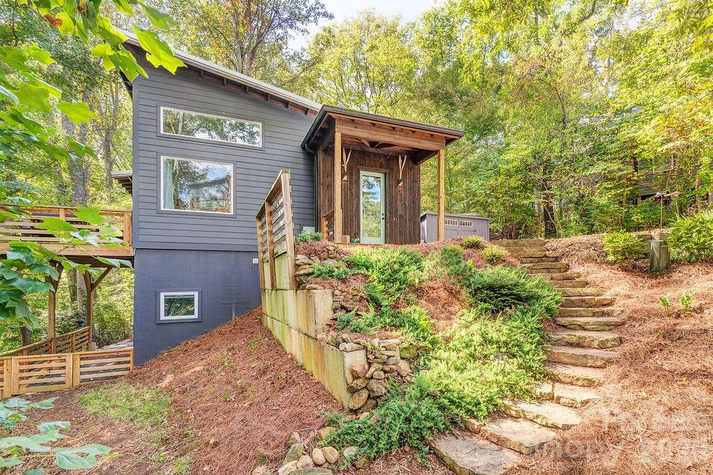 42 Salola Street — Asheville