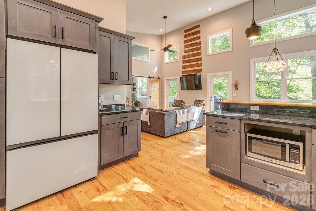 42 Salola Street — Asheville