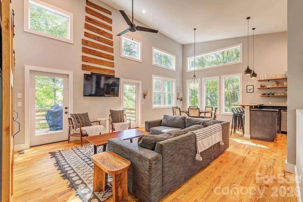 42 Salola Street — Asheville