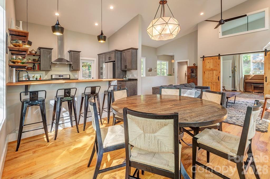 42 Salola Street — Asheville