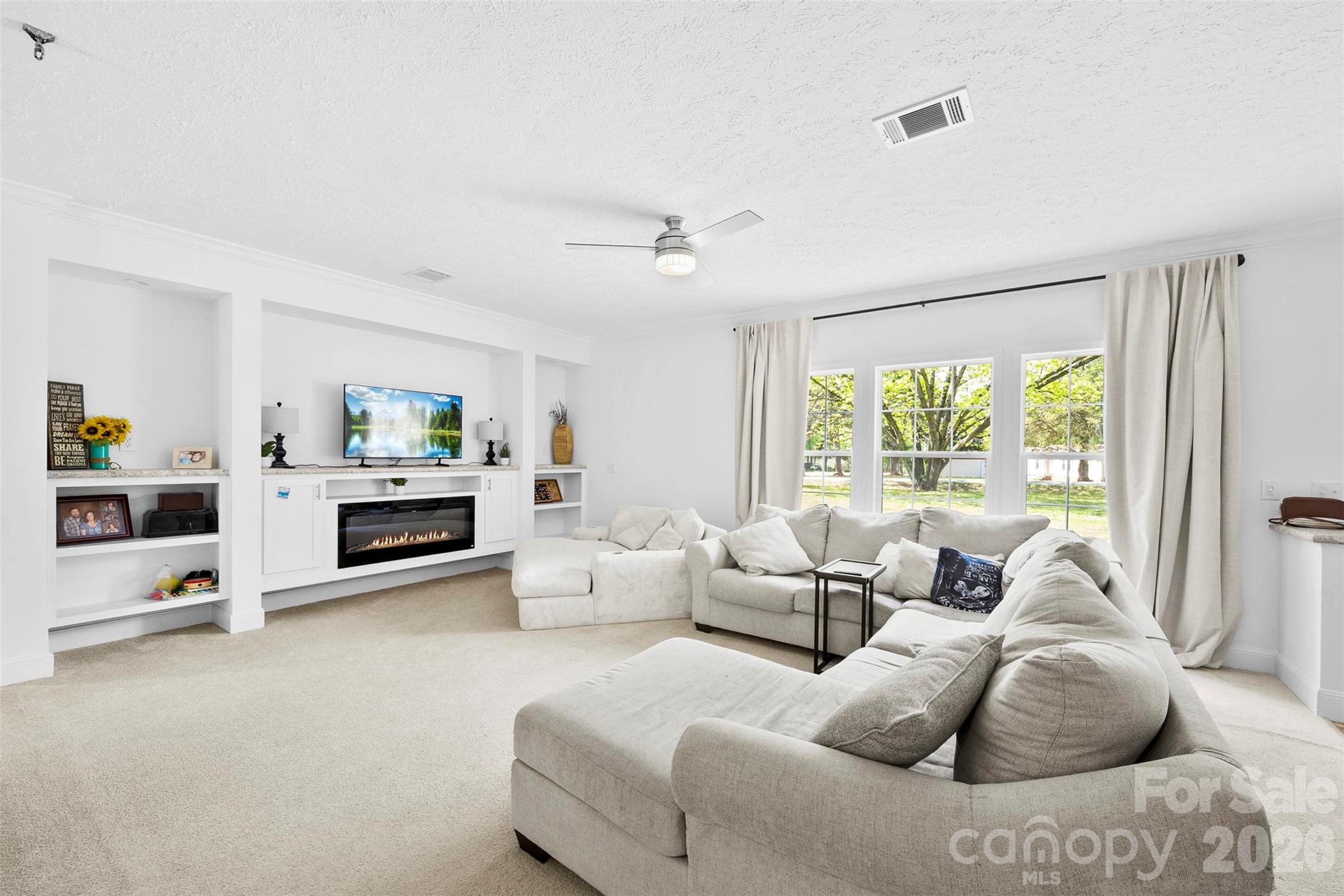 5236 Montana Circle NW — Concord
