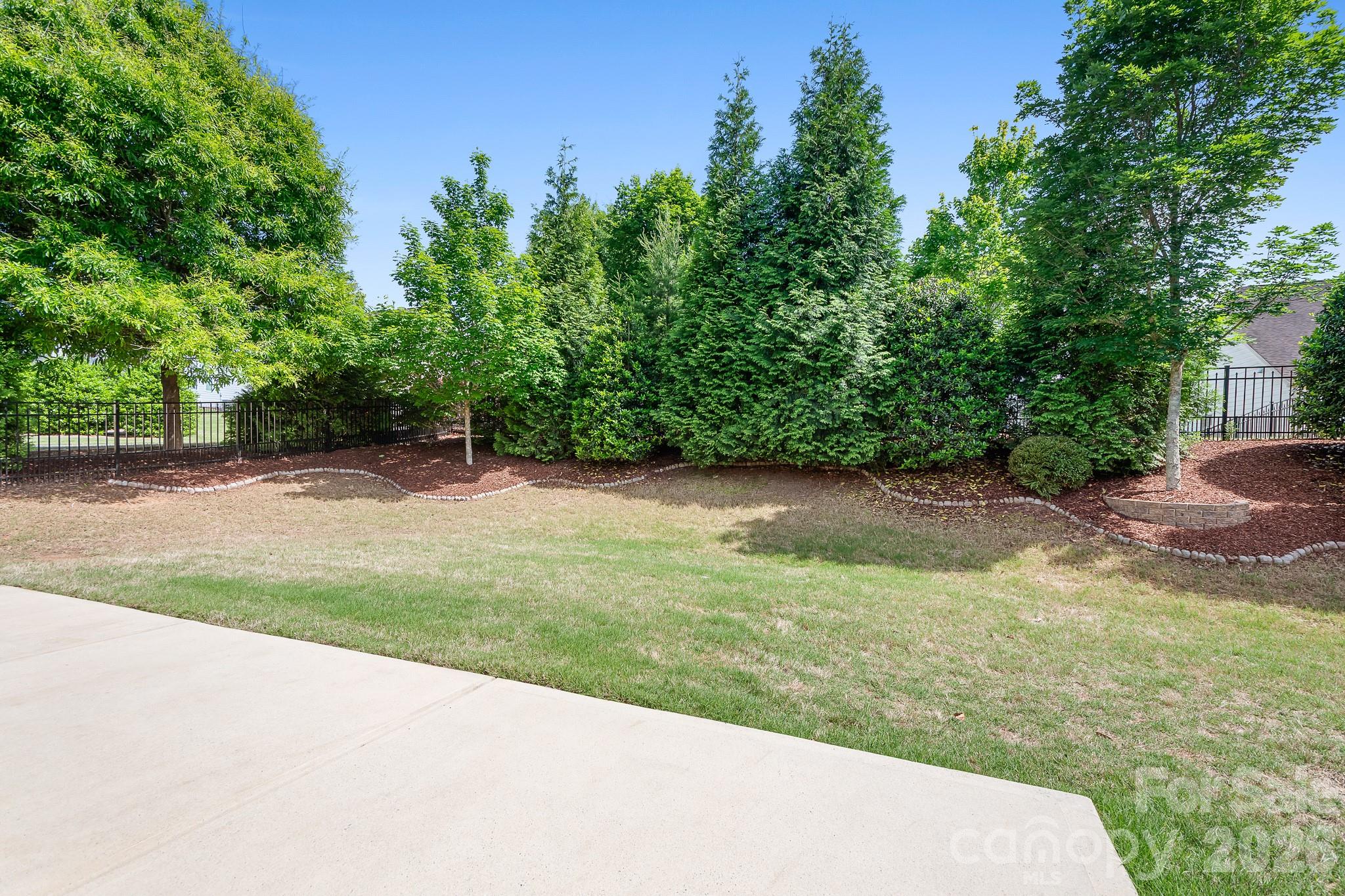 15403 Oleander Drive — Charlotte
