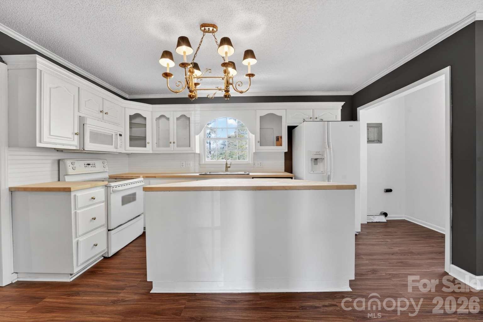 2466 Downey Drive — Lancaster