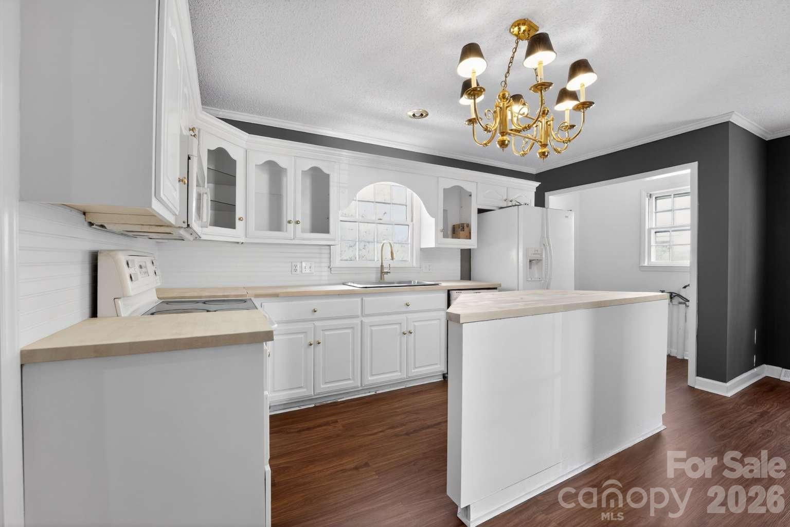 2466 Downey Drive — Lancaster