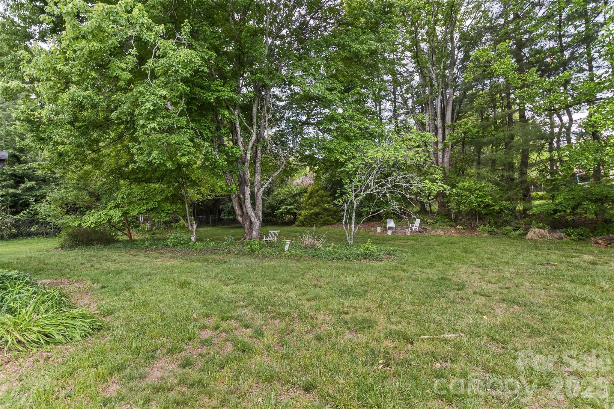 7 Teaneck Circle — Hendersonville