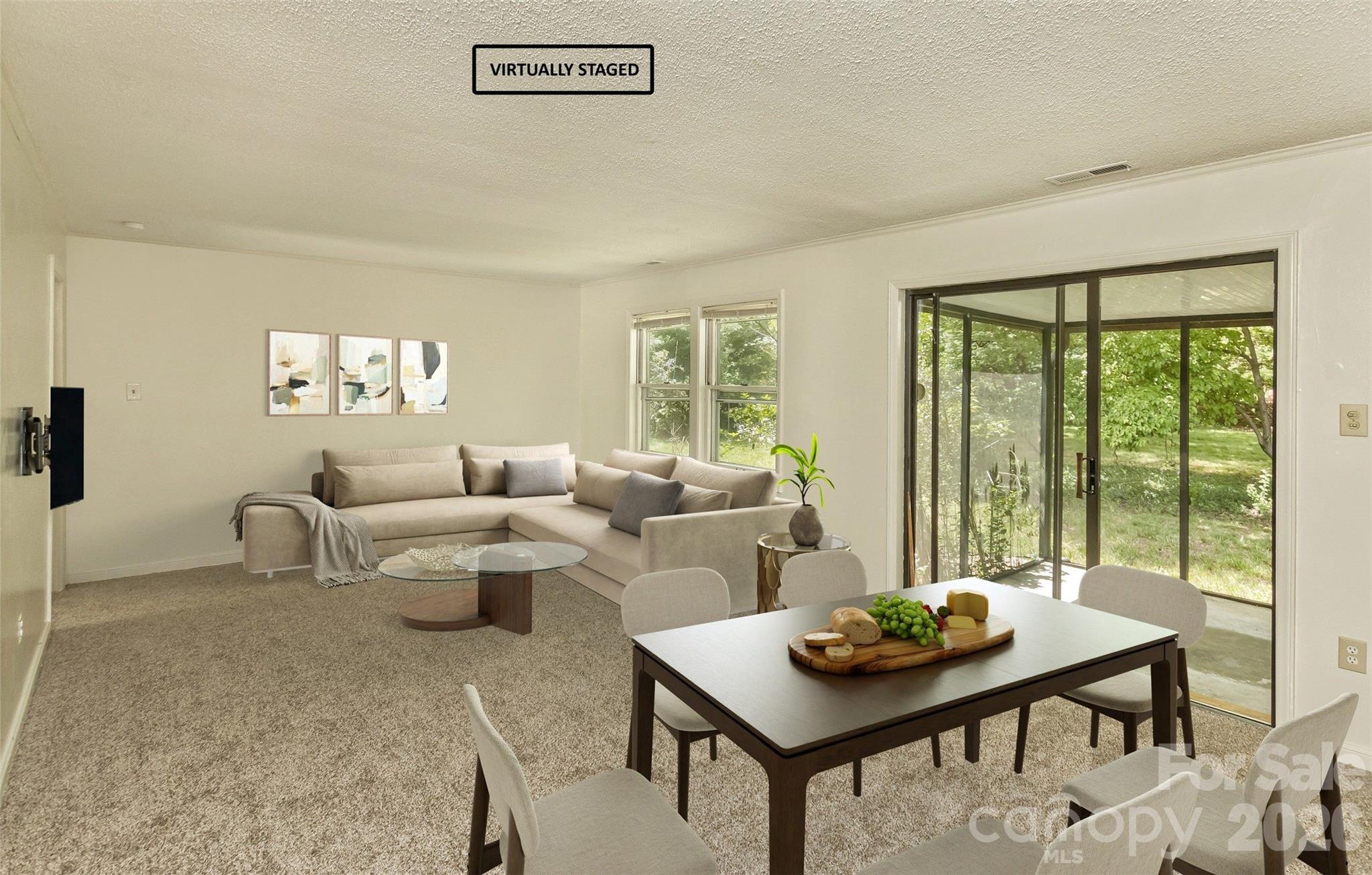 7 Teaneck Circle — Hendersonville