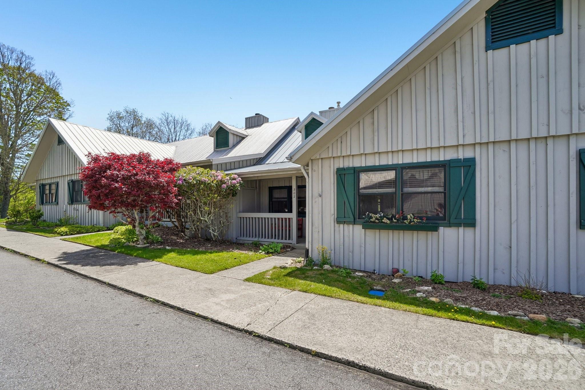 302 Eagles Nest Court S — Mars Hill