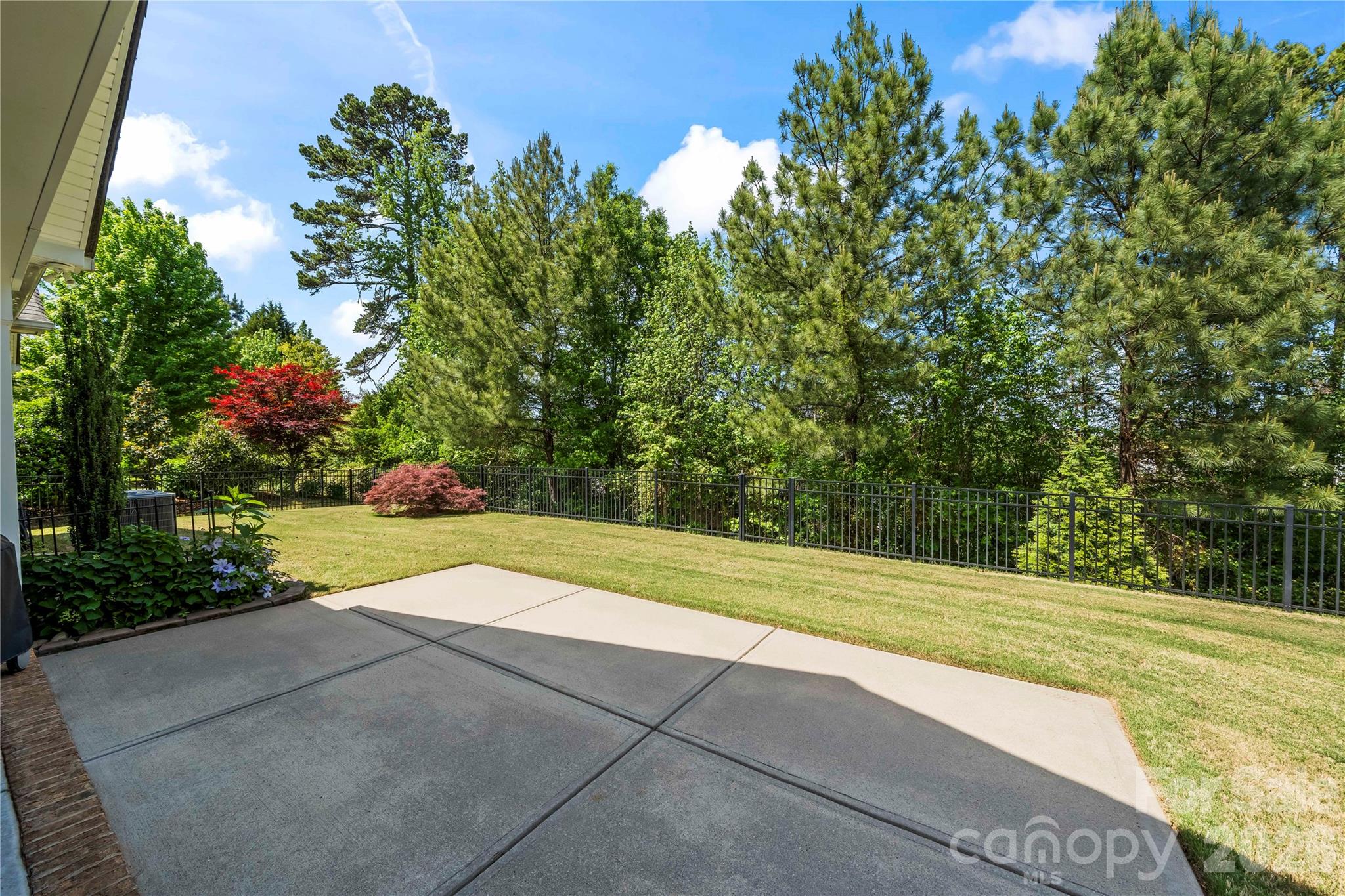 13127 Union Square Drive — Huntersville