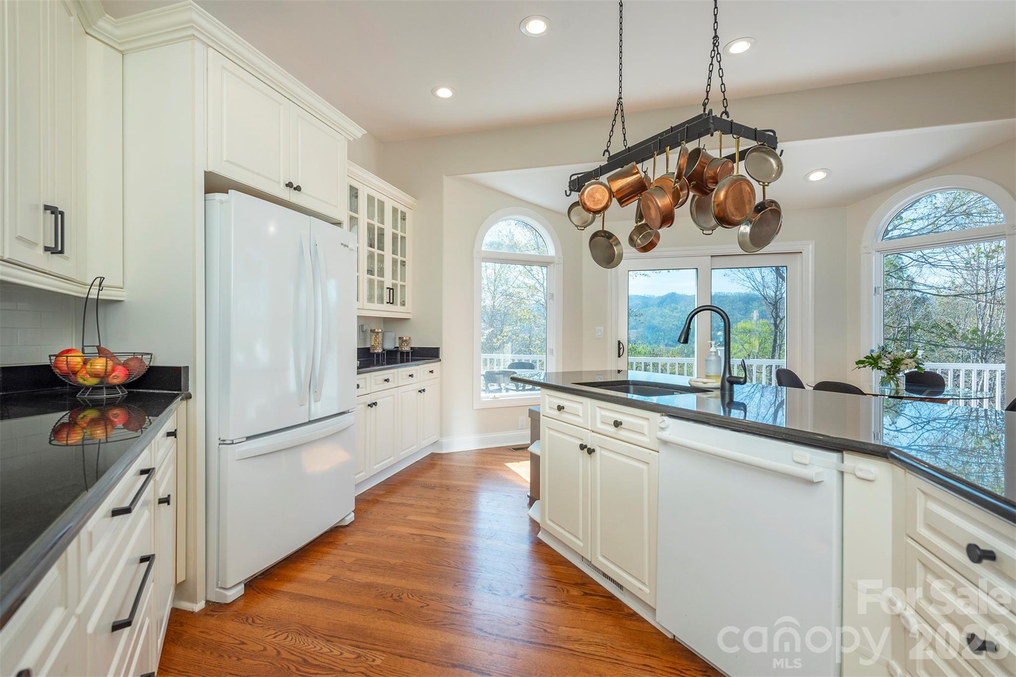 11 High Meadow Drive — Weaverville