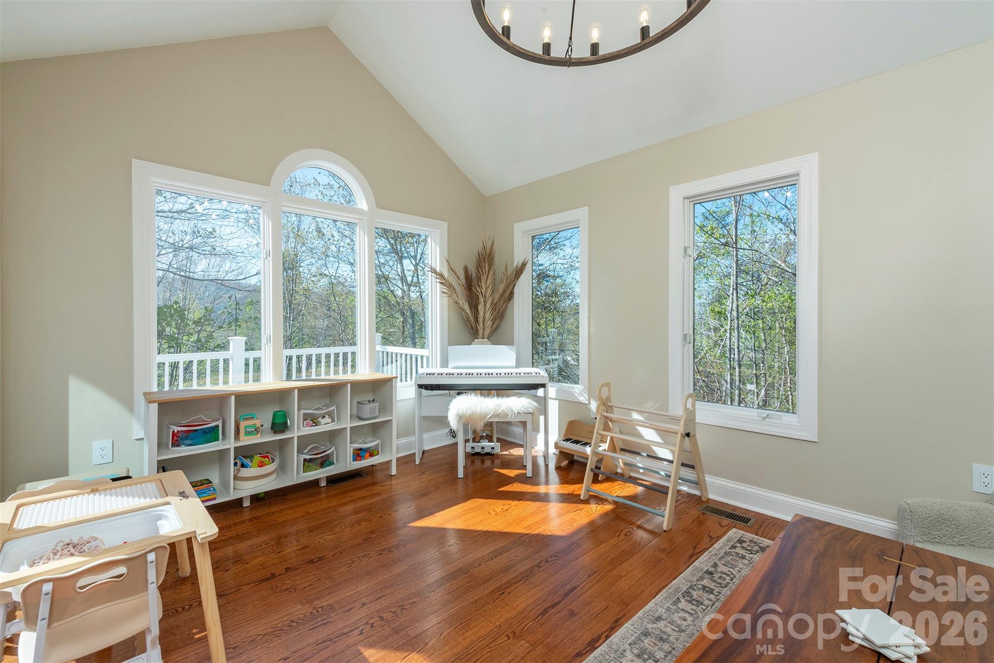 11 High Meadow Drive — Weaverville