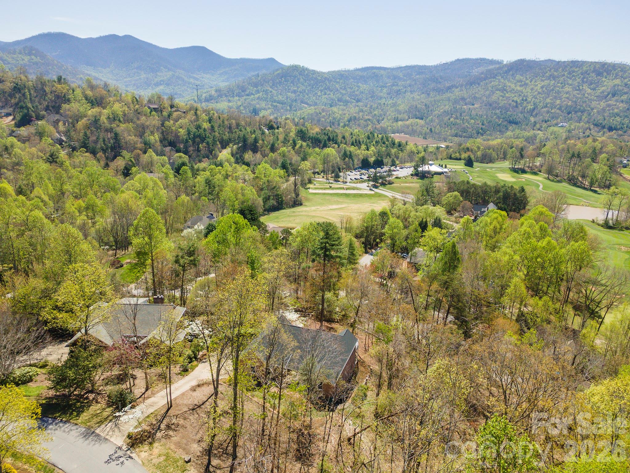 11 High Meadow Drive — Weaverville
