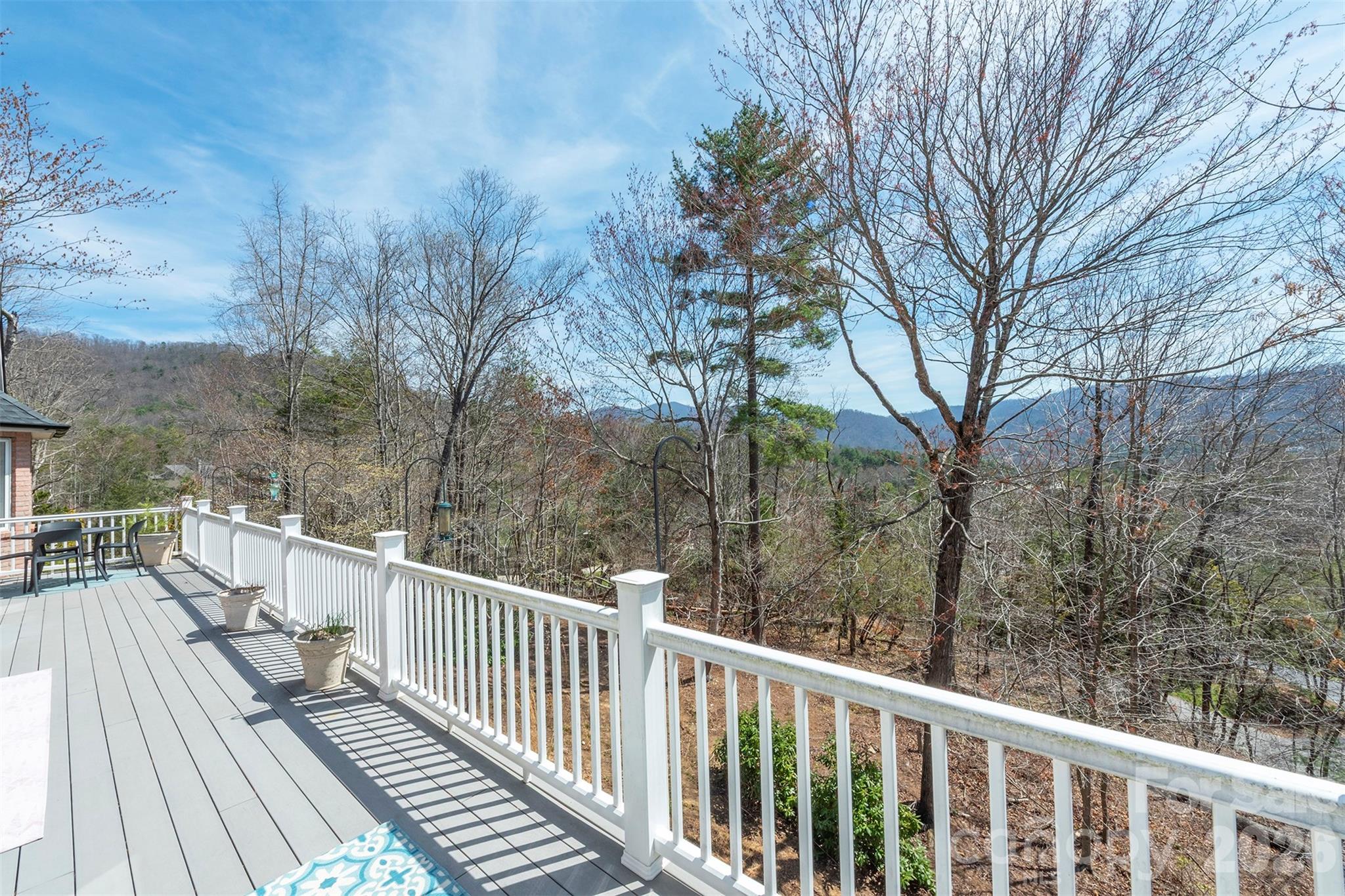 11 High Meadow Drive — Weaverville
