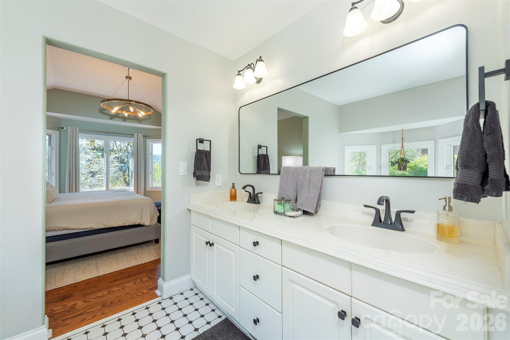 11 High Meadow Drive — Weaverville