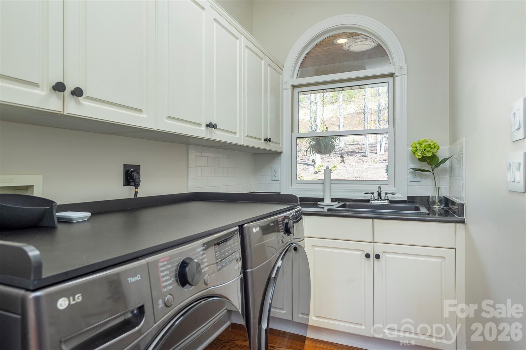 11 High Meadow Drive — Weaverville