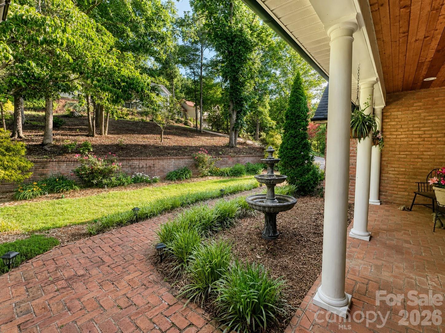11 High Meadow Drive — Weaverville
