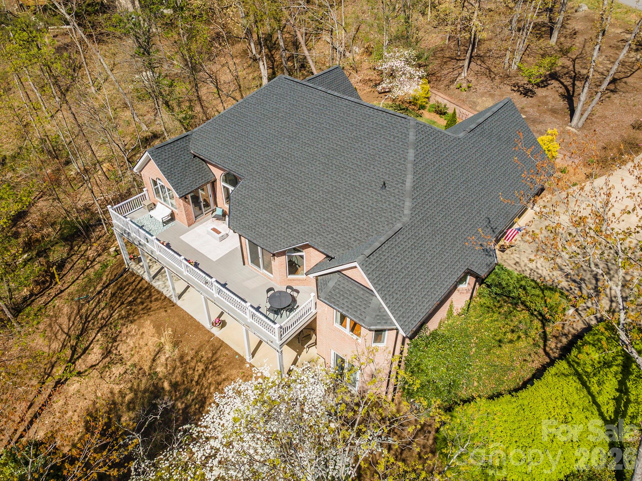 11 High Meadow Drive — Weaverville