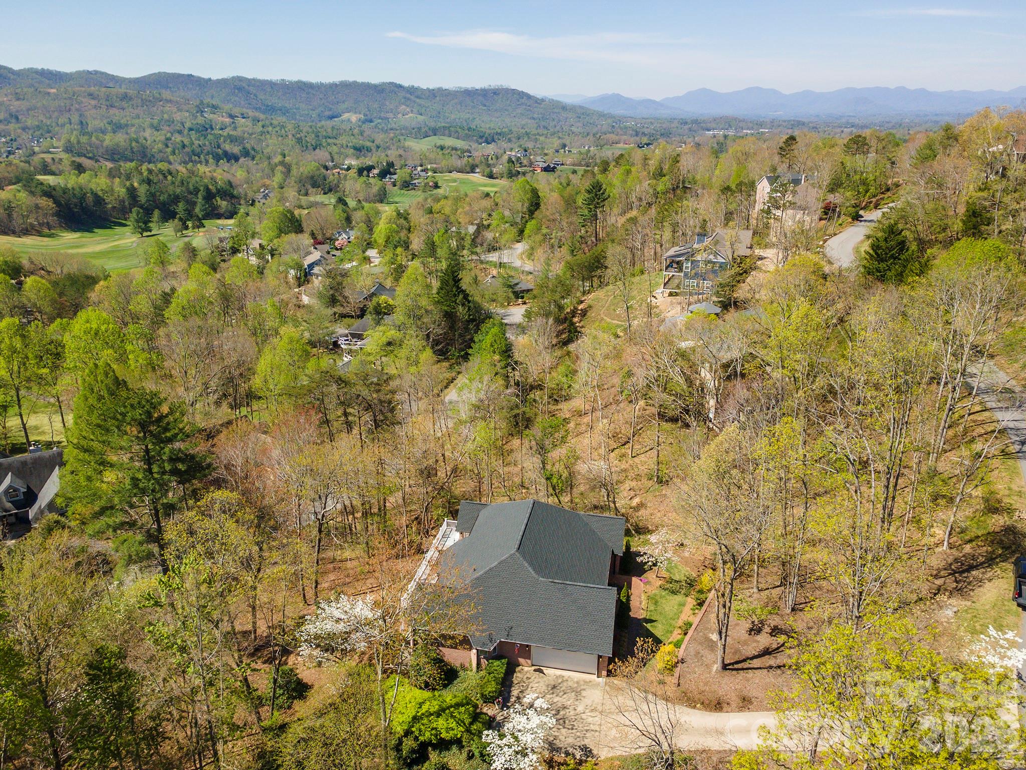 11 High Meadow Drive — Weaverville