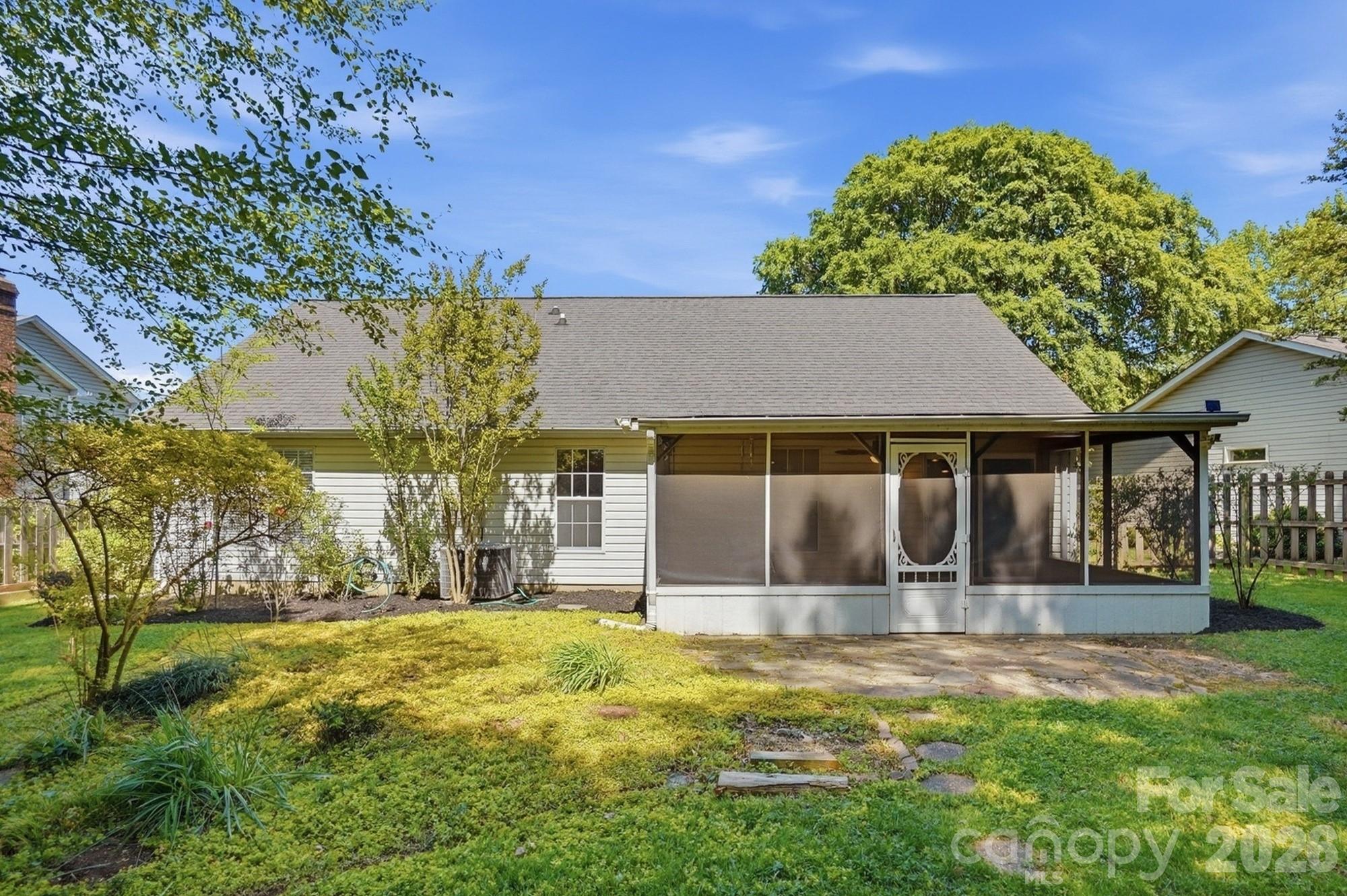 3419 Pondridge Court — Charlotte