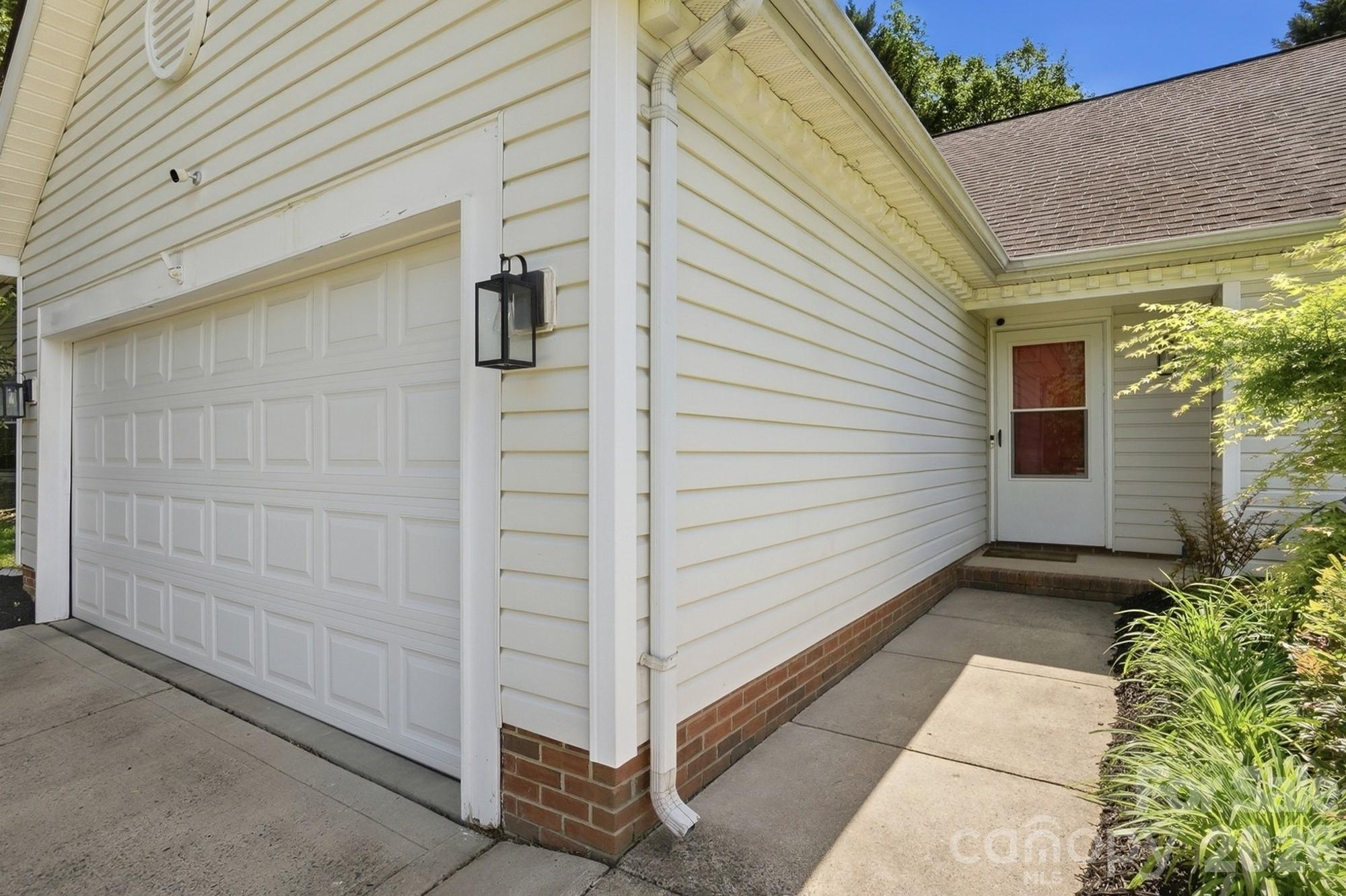3419 Pondridge Court — Charlotte