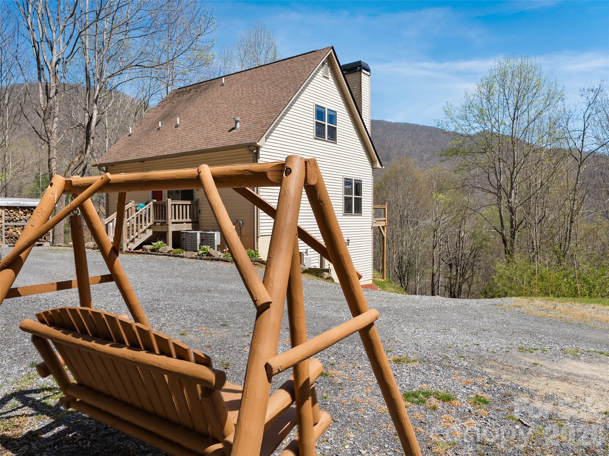 4823 Max Patch Road — Clyde