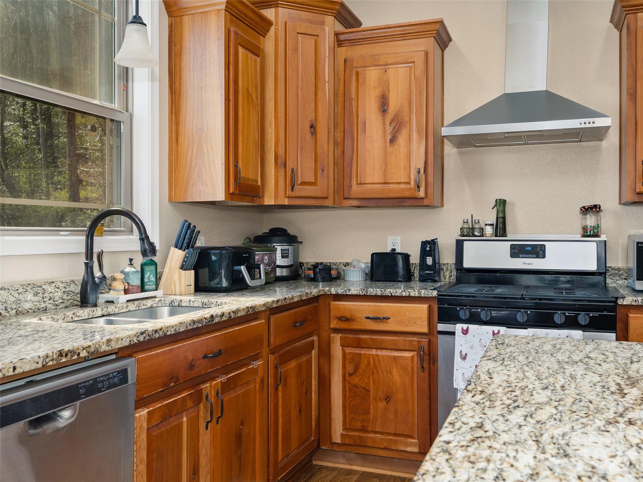 4823 Max Patch Road — Clyde
