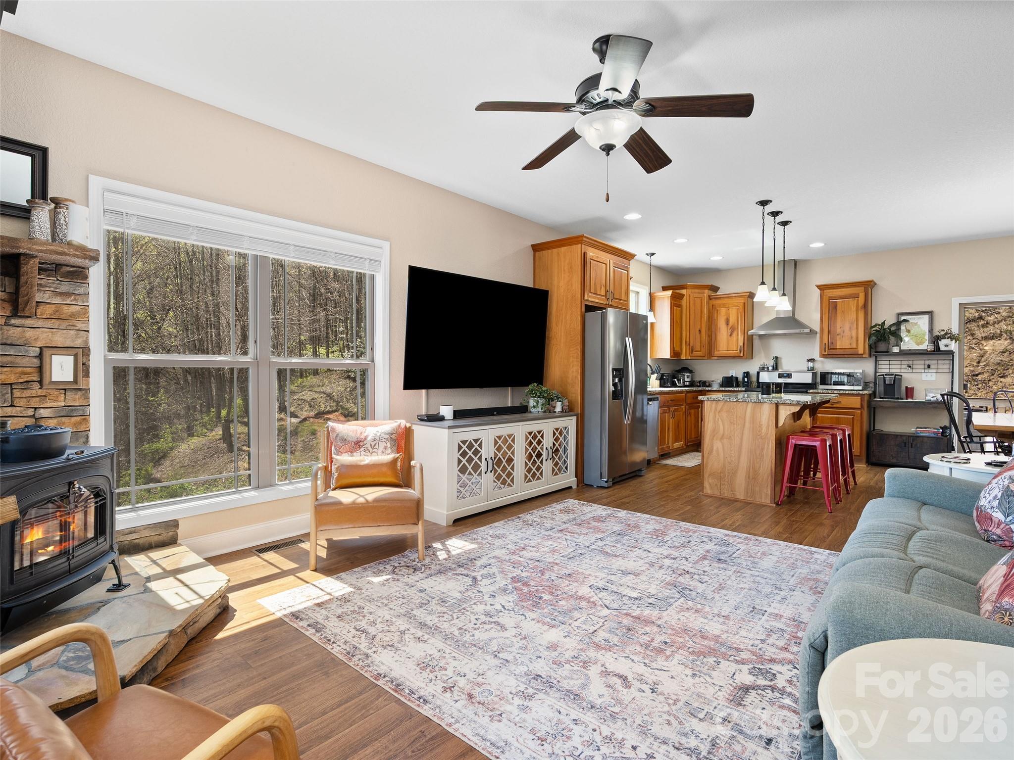 4823 Max Patch Road — Clyde