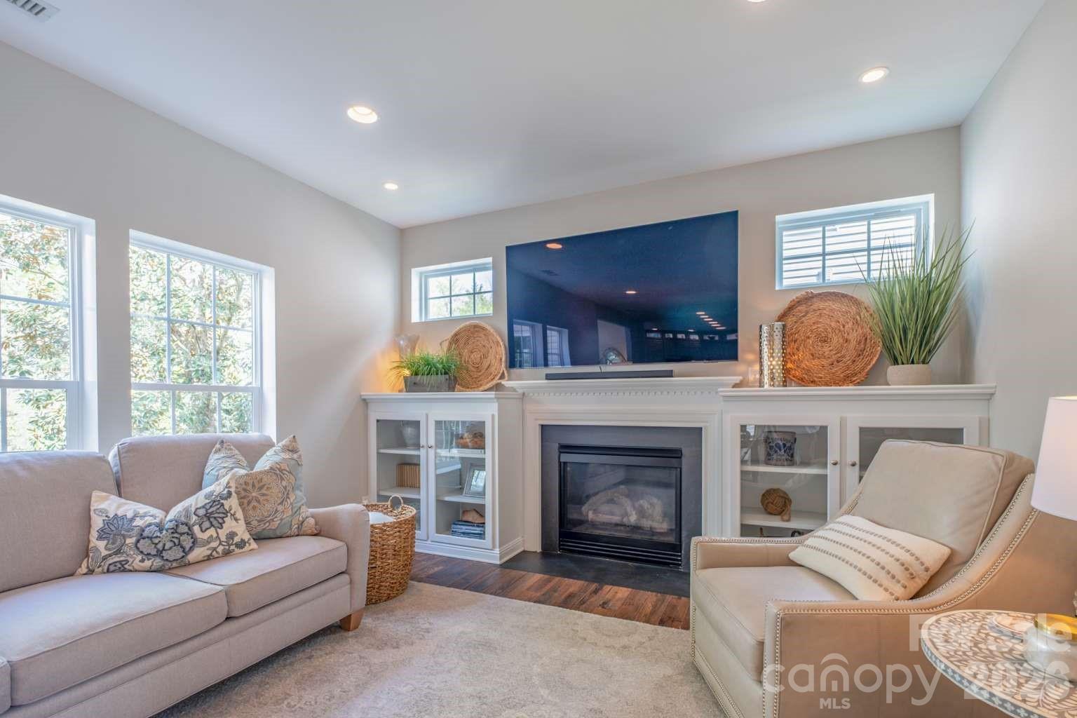 913 Grayscroft Drive — Waxhaw