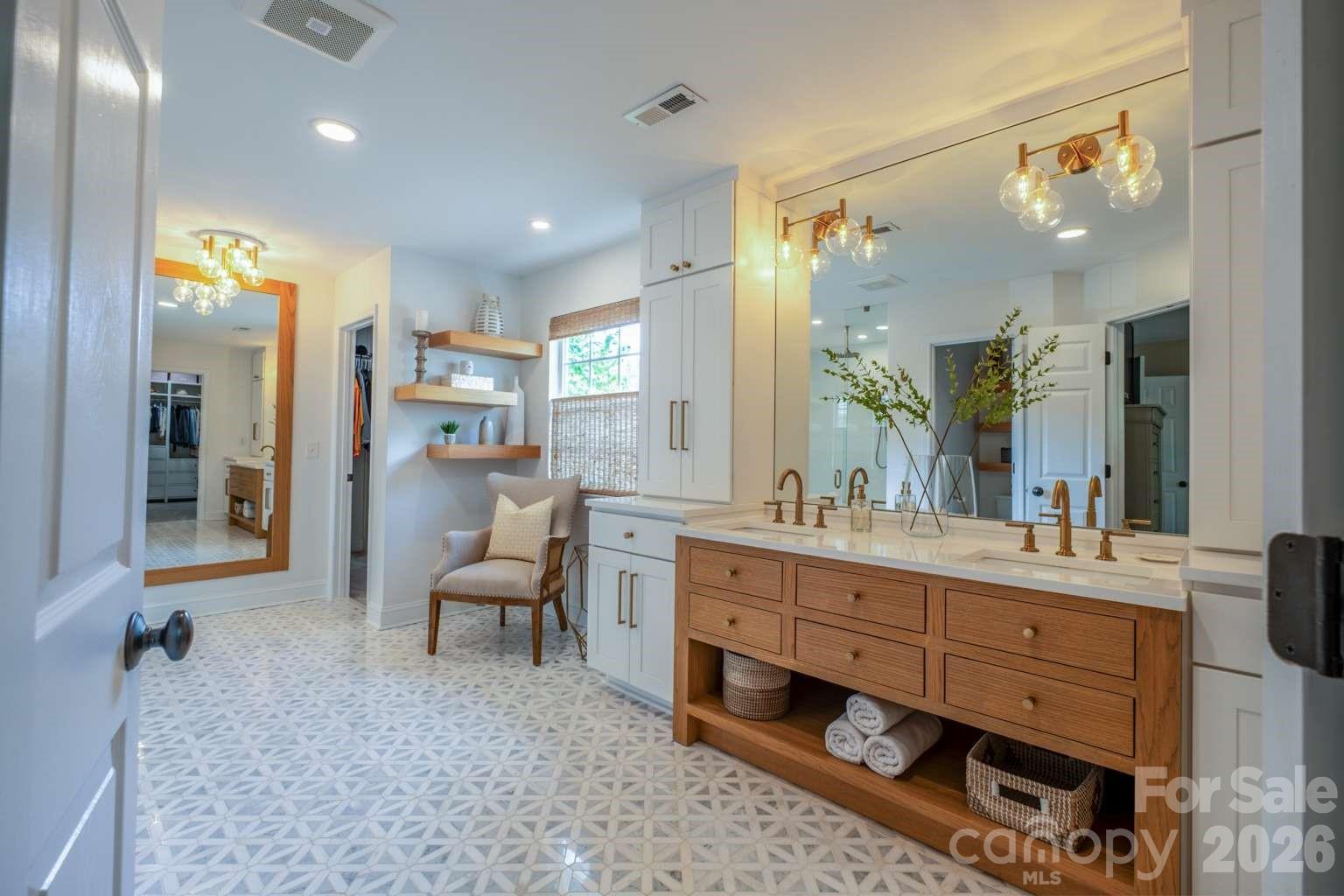 913 Grayscroft Drive — Waxhaw