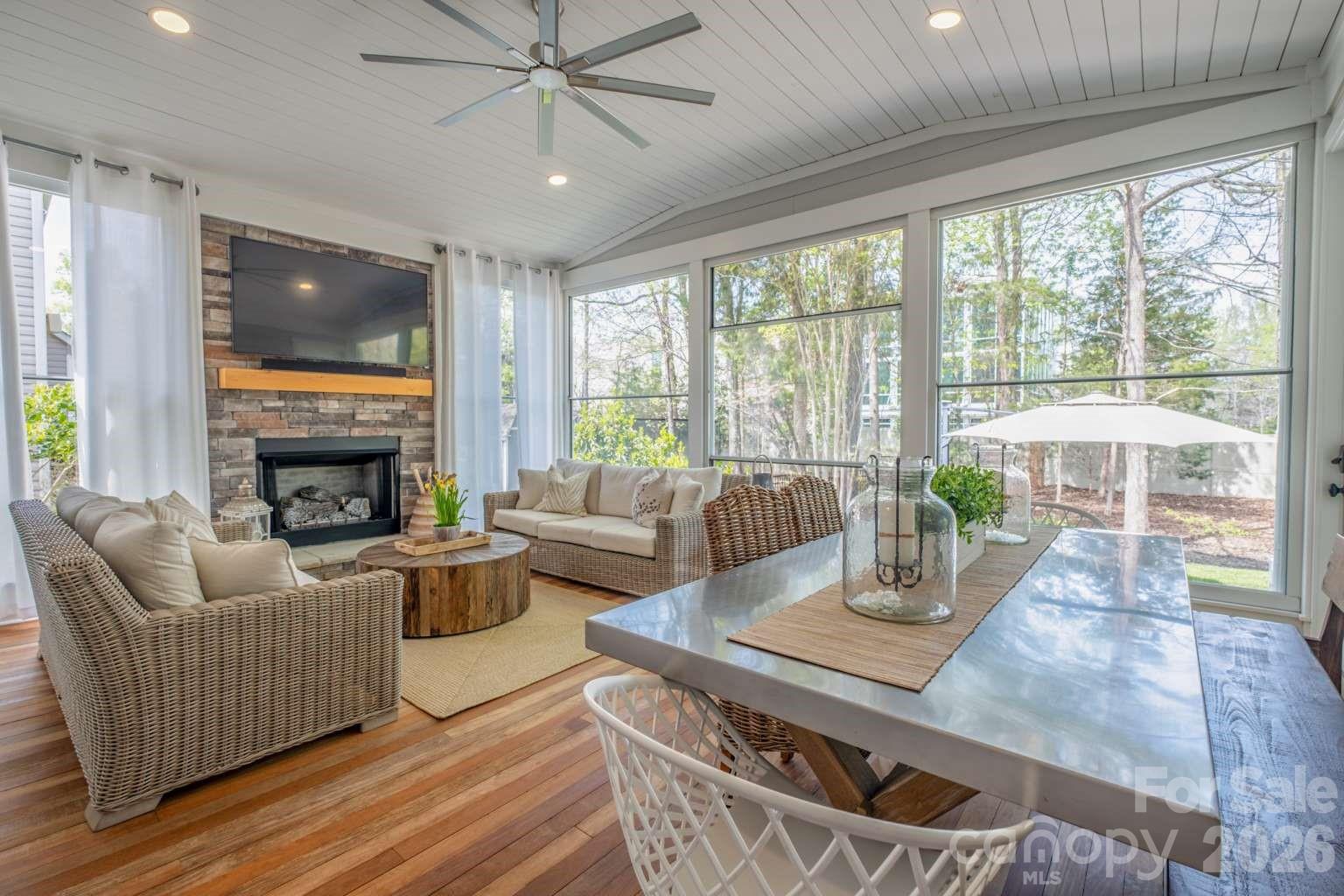 913 Grayscroft Drive — Waxhaw