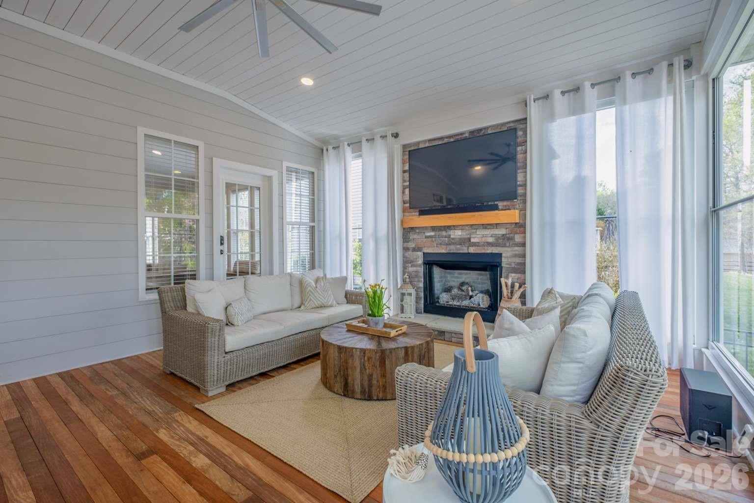 913 Grayscroft Drive — Waxhaw