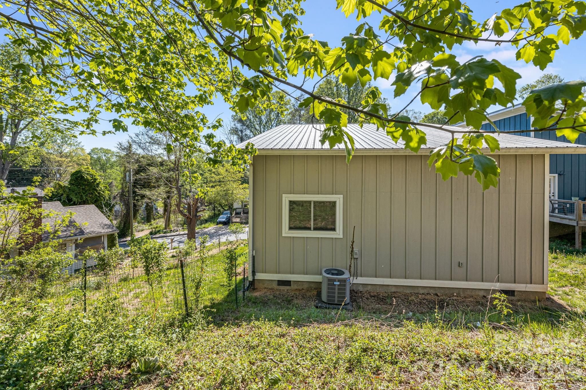 207 Hanover Street — Asheville