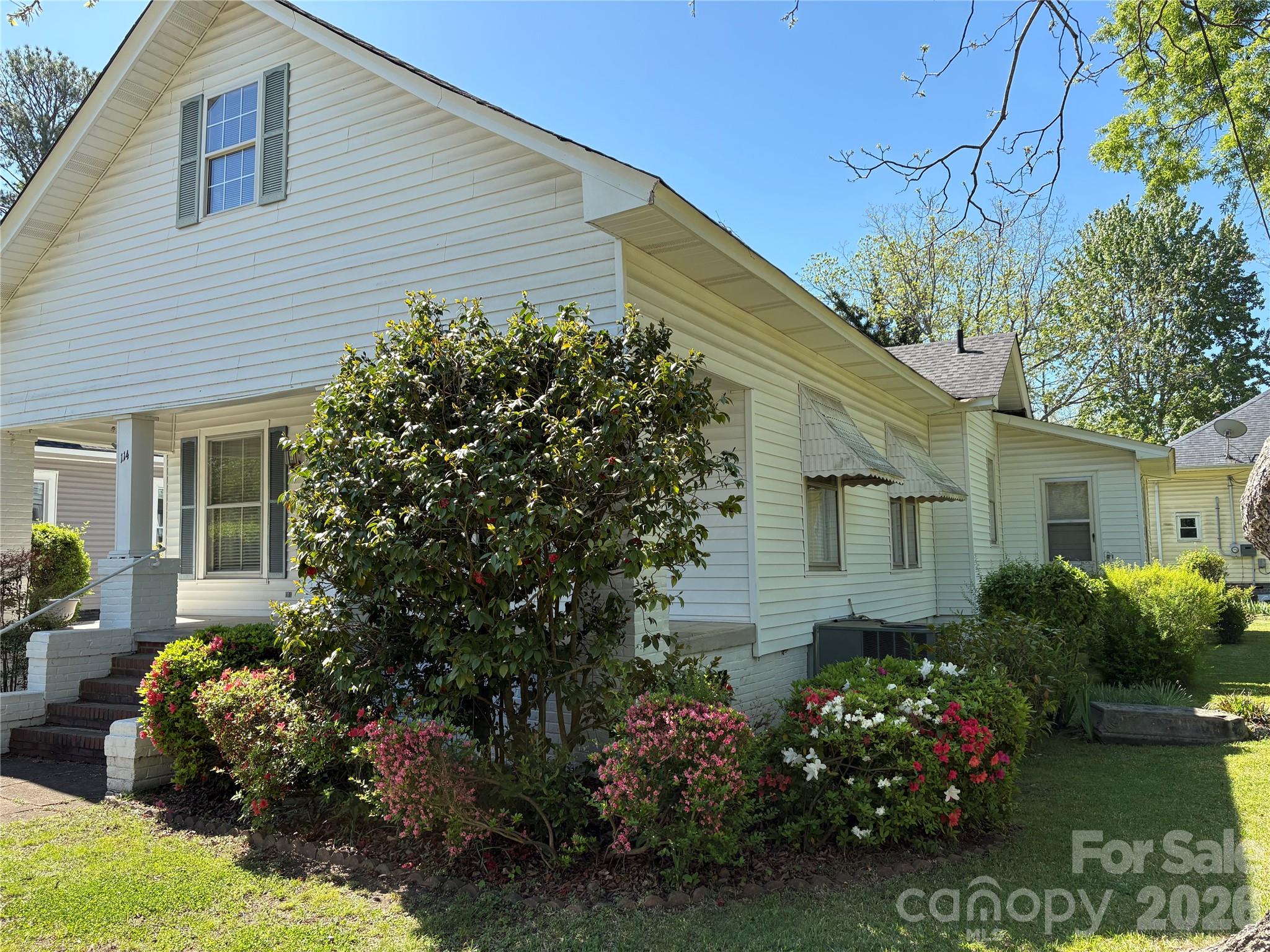 114 Hampton Street — Chester