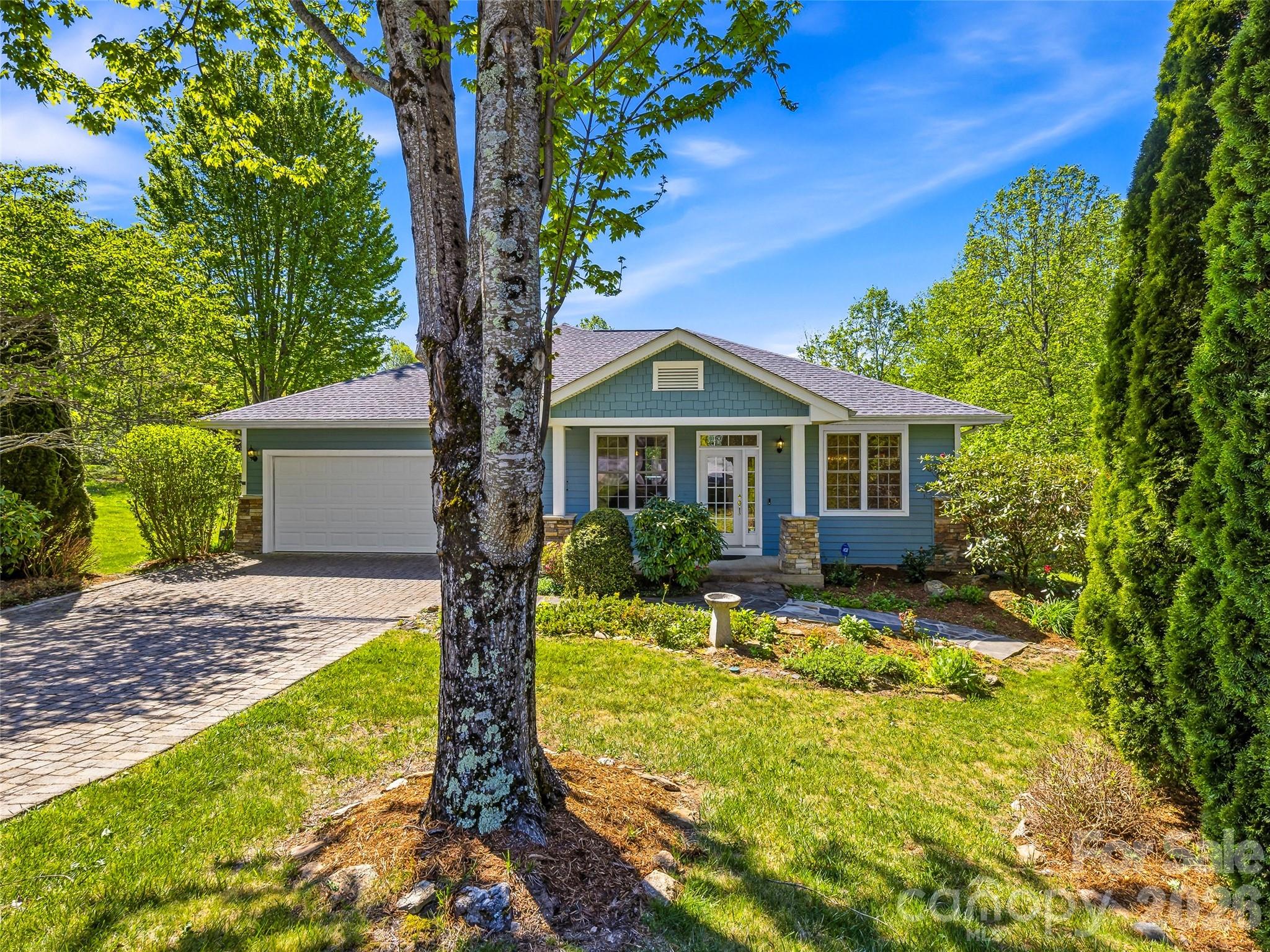 35 Stonecrest Court — Flat Rock