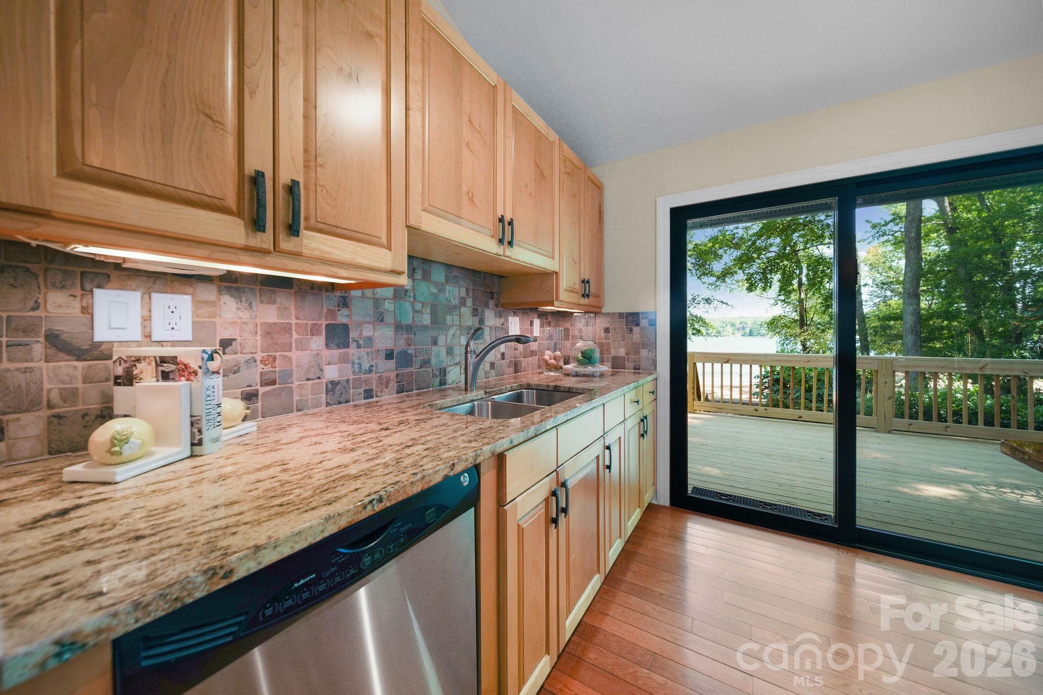 15 King Haigler Chase Street — Lake Wylie