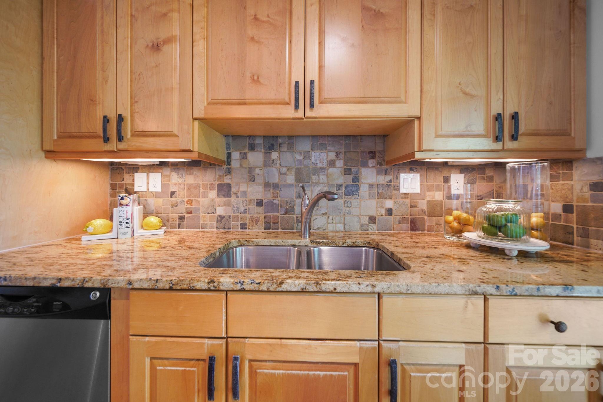 15 King Haigler Chase Street — Lake Wylie