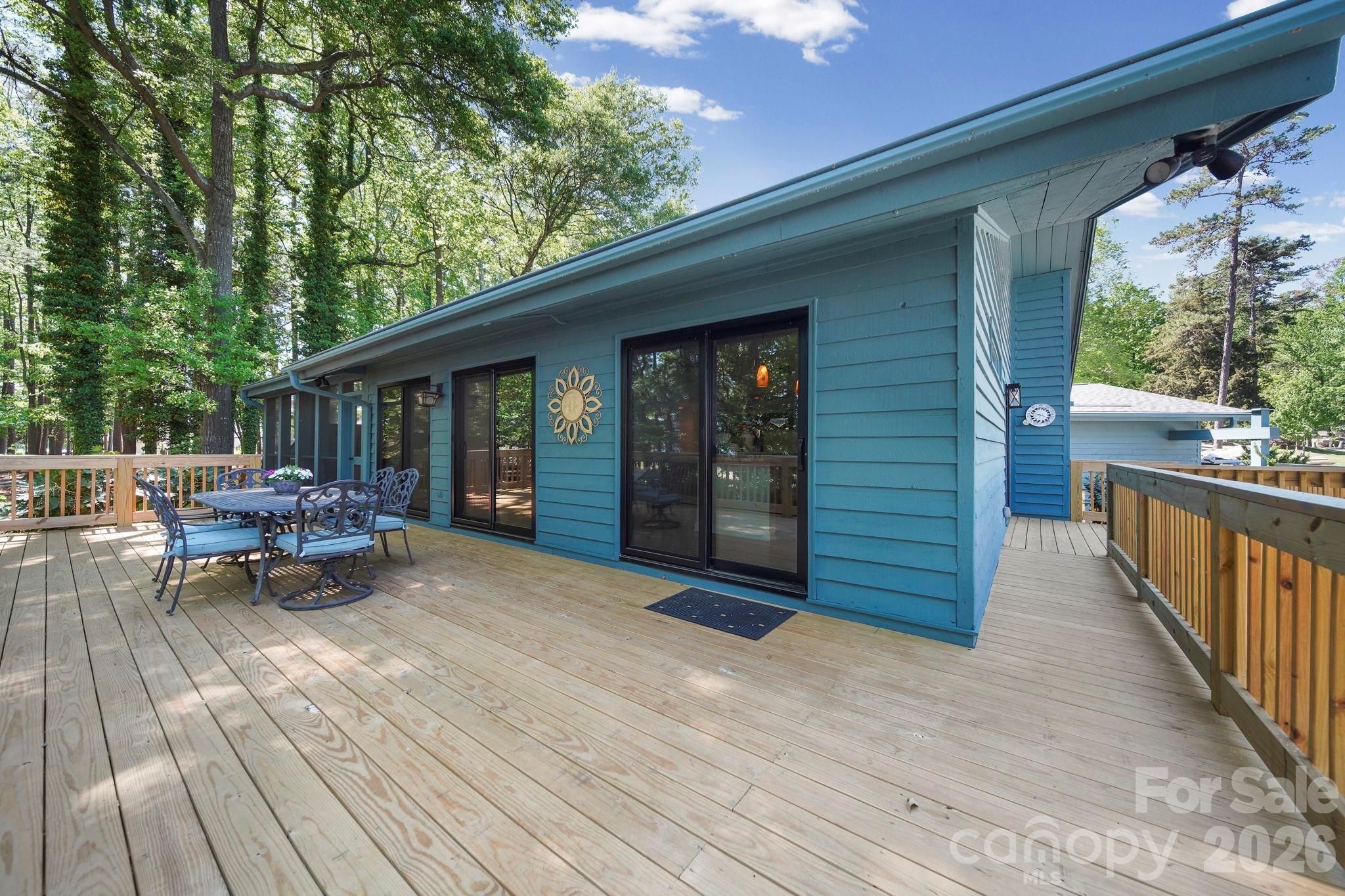 15 King Haigler Chase Street — Lake Wylie