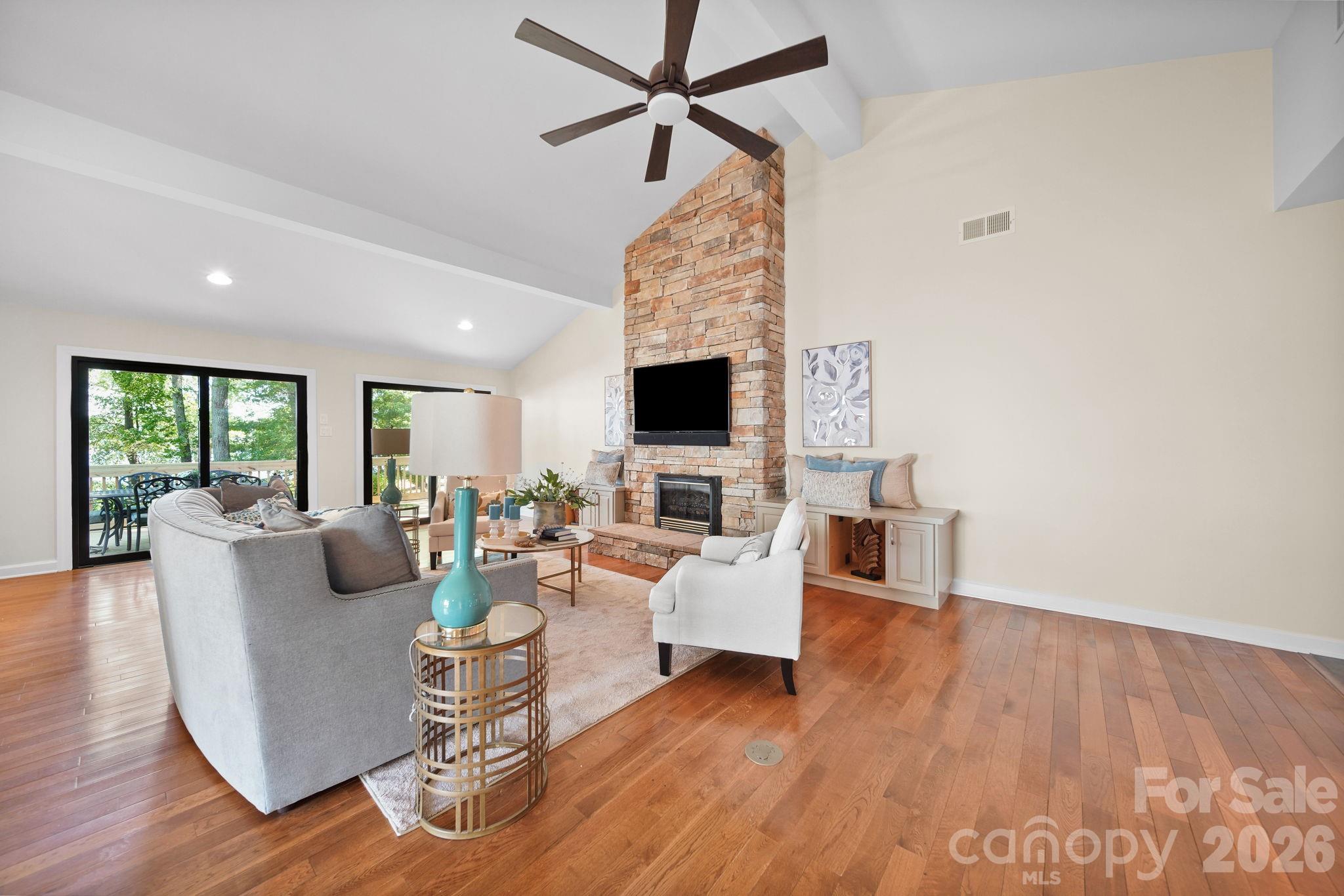 15 King Haigler Chase Street — Lake Wylie