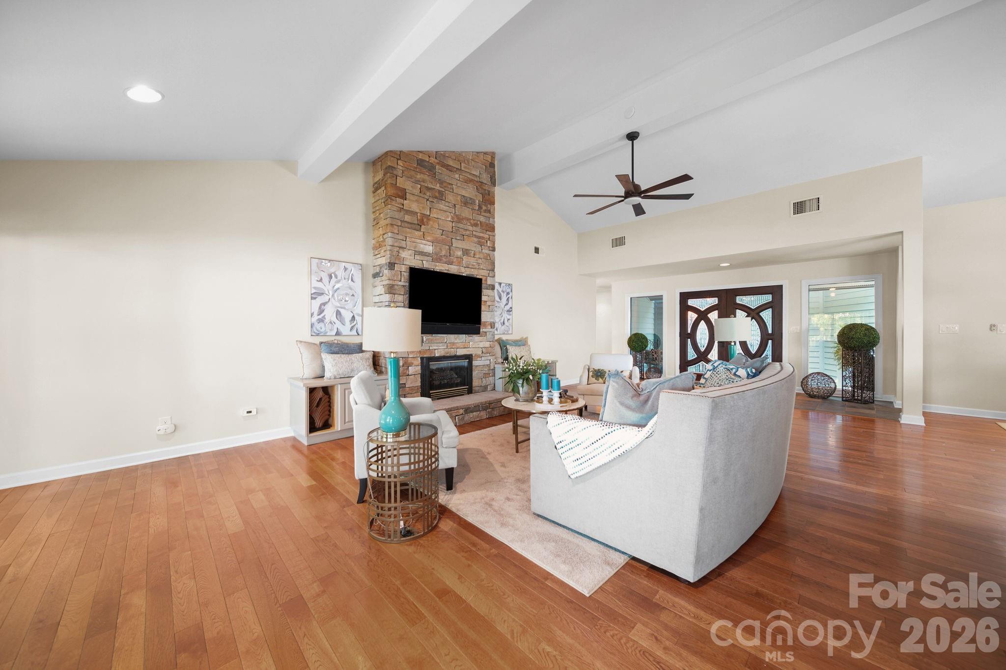 15 King Haigler Chase Street — Lake Wylie