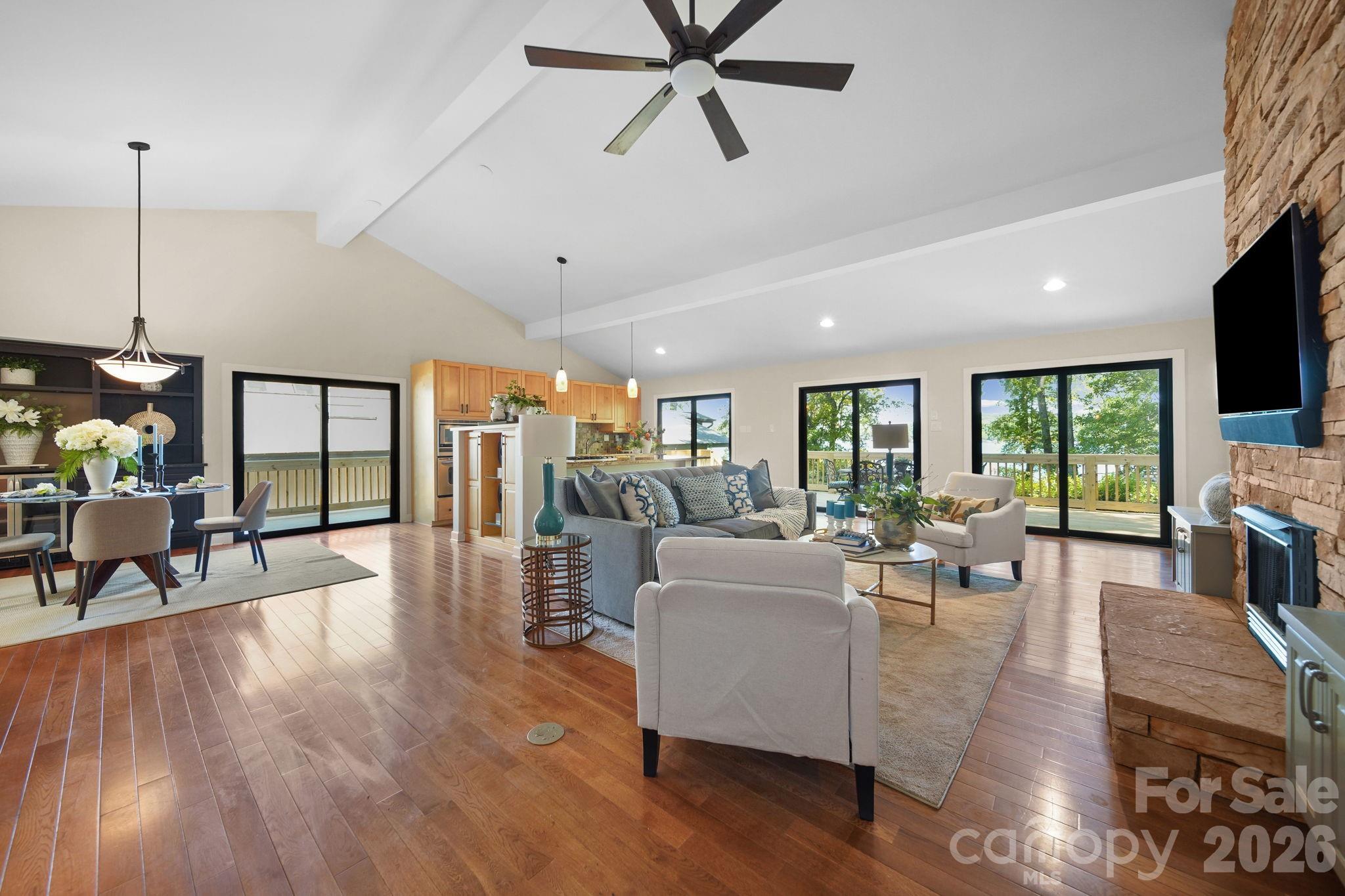 15 King Haigler Chase Street — Lake Wylie