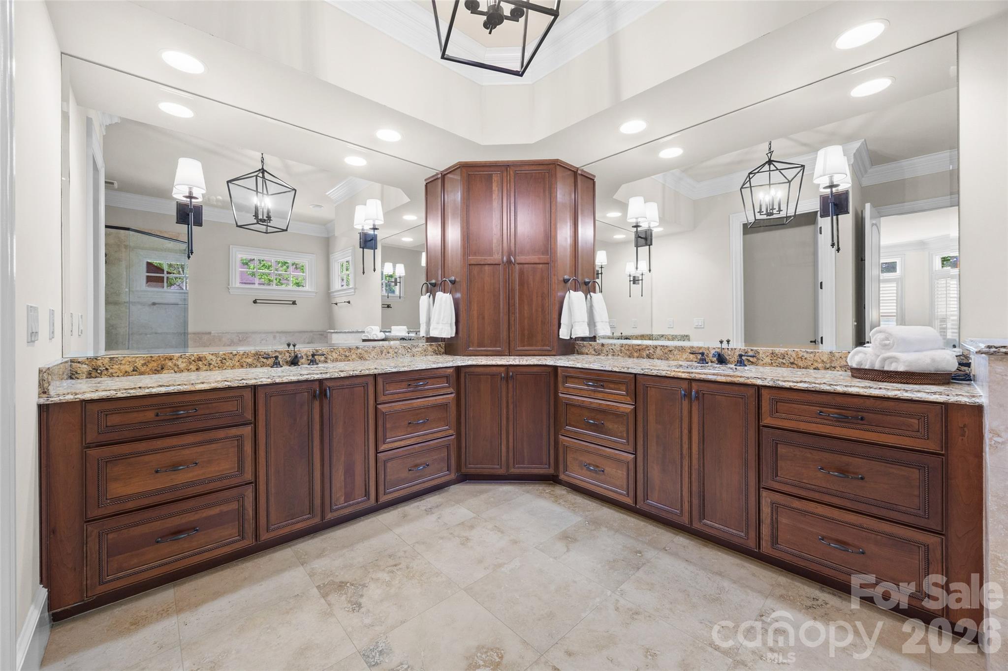 3026 Kings Manor Drive — Matthews