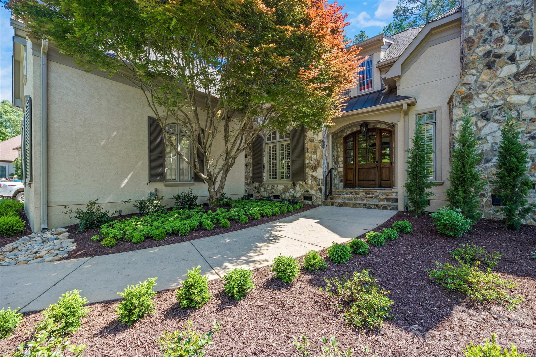 3026 Kings Manor Drive — Matthews