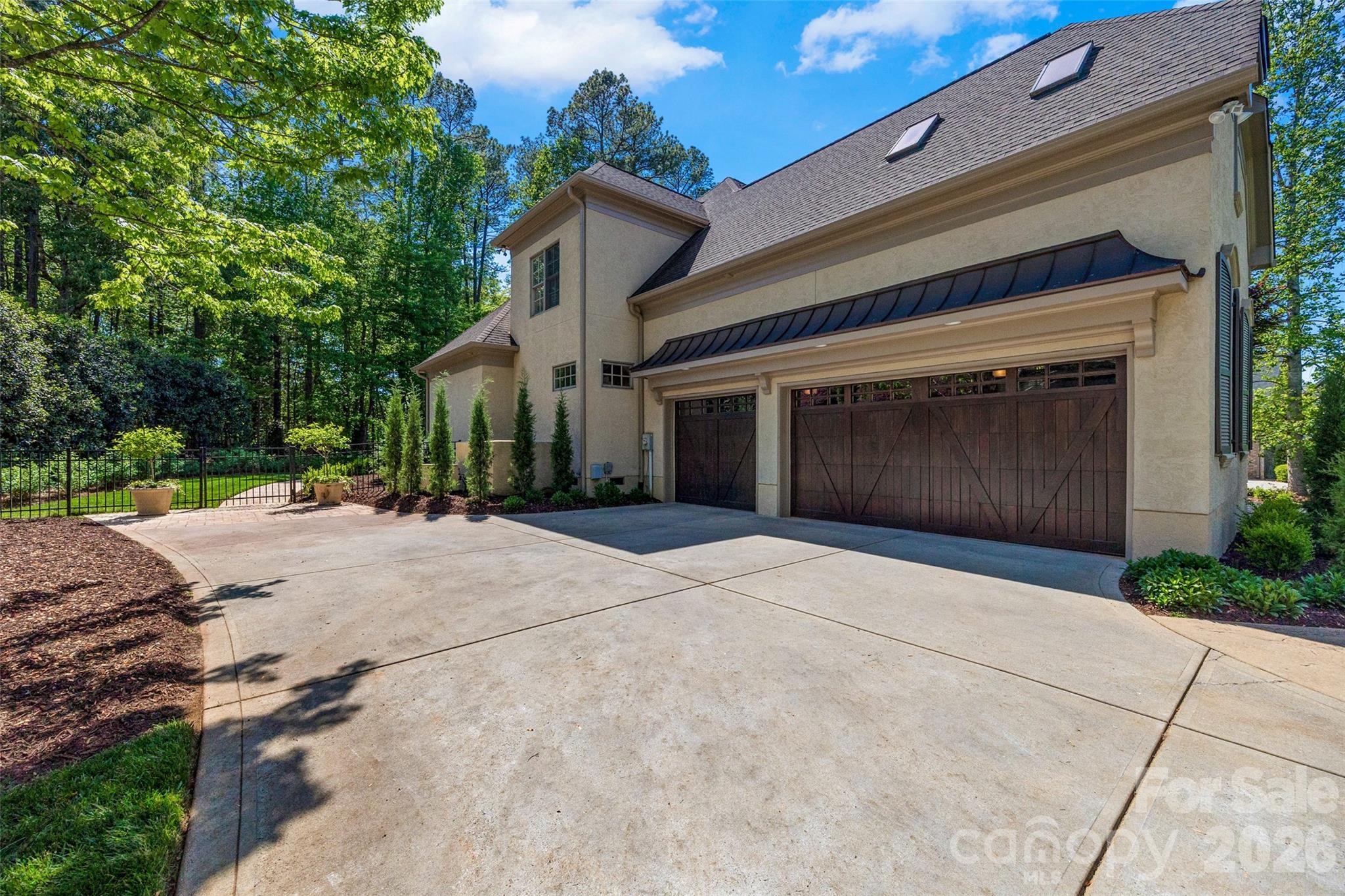 3026 Kings Manor Drive — Matthews