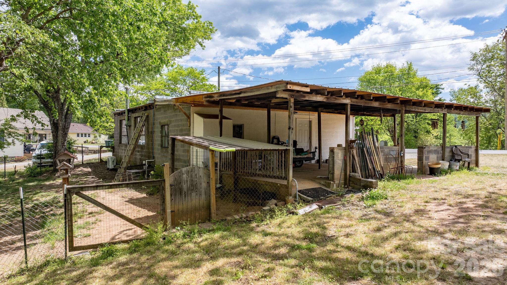 116 Hauss Ridge Road SE — Valdese